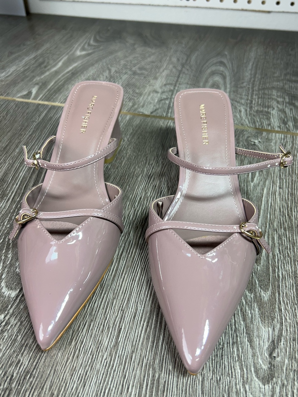 Marc fisher patent leather Pointed-Toe kitten heel Mules